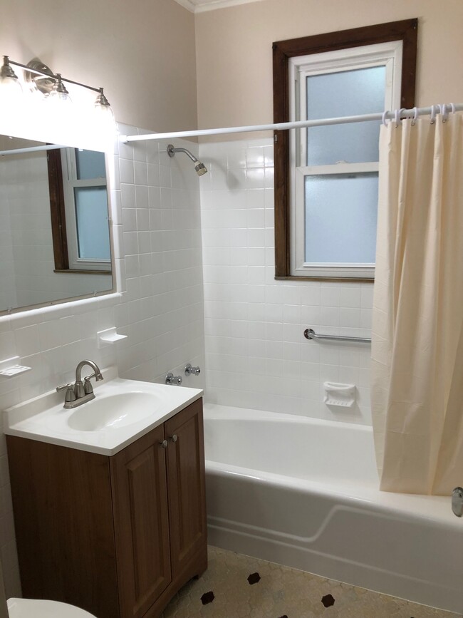 Bathroom - 6033 Woodbine St