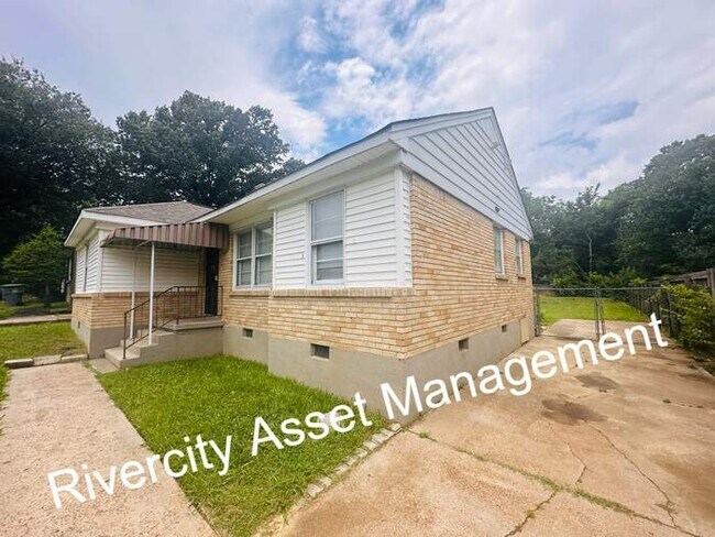 Foto del edificio - 4678 Lynn Rd