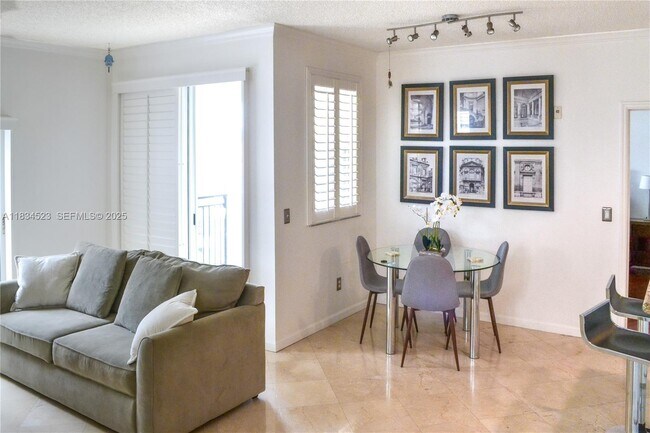 Foto del edificio - 3255 NE 184th St