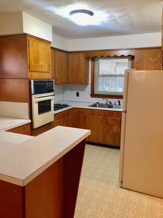 Building Photo - 4739 Shell Dr