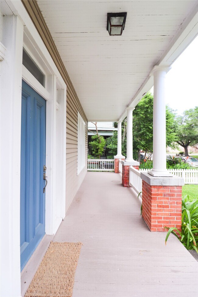 Foto del edificio - 3012 Avenue O 1/2