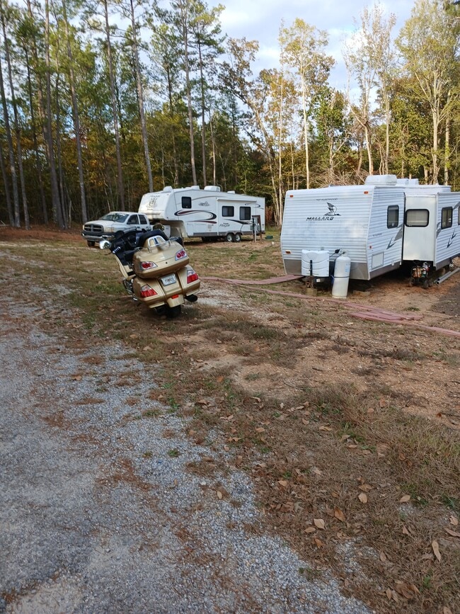 Foto del edificio - 161 Carpenters Ln
