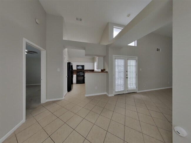 Building Photo - 6615 Laurel Glen Dr