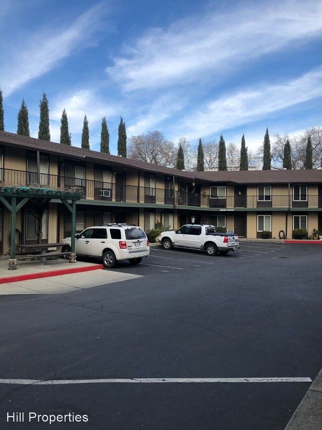 Building Photo - 1 br, 1 bath Room For Rent - 531 Pomona Ave