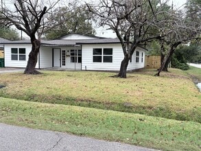 Building Photo - 5451 Oriole St