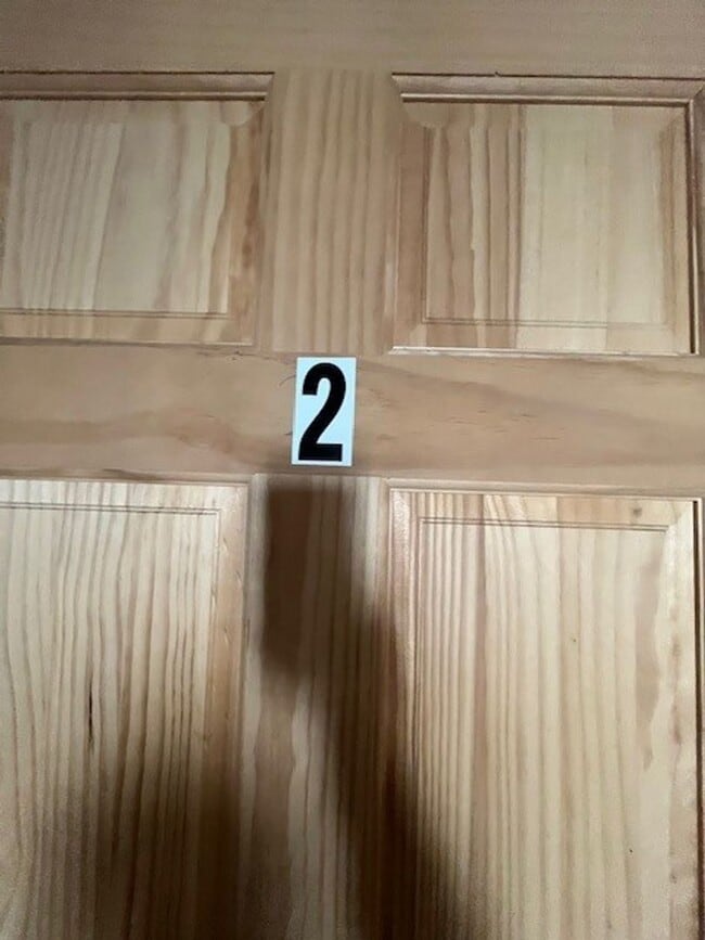 Foto del edificio - 6 E High St