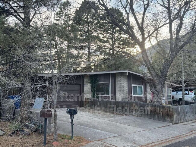 Foto del edificio - 4513 E Hollygreen Rd