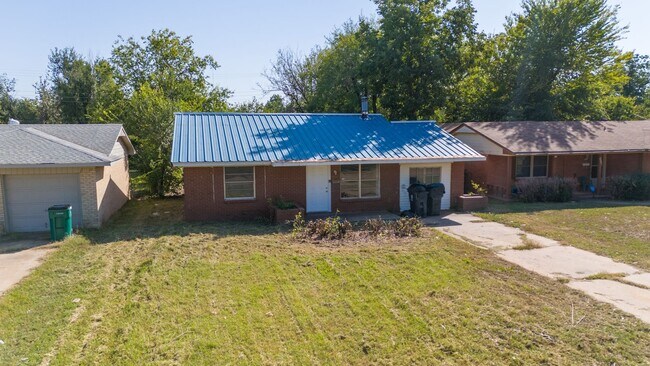 Building Photo - Charming 4-Bedroom Home with Convenient Lo...