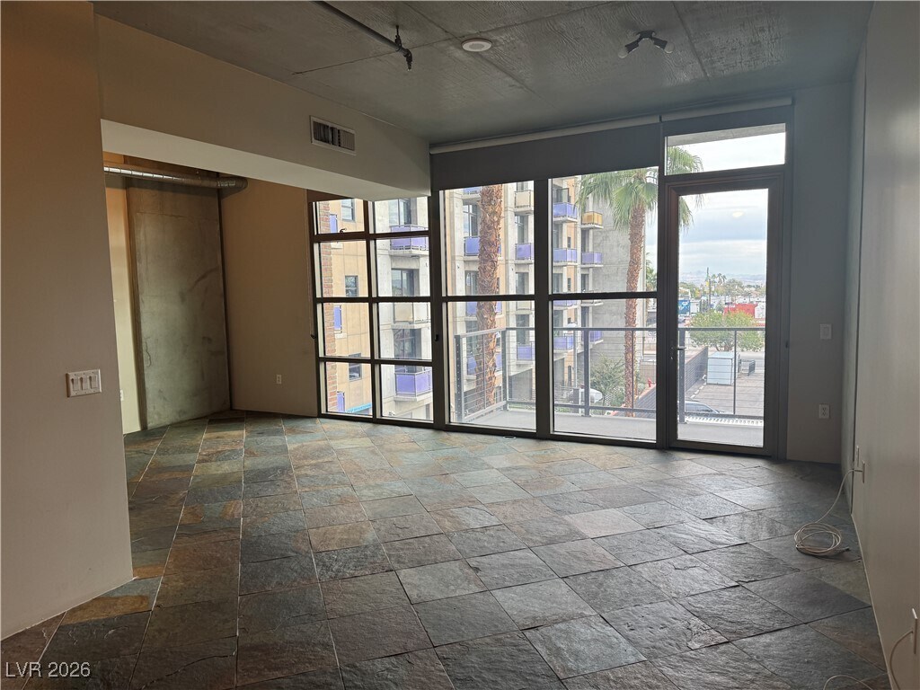 Foto del edificio - 353 E Bonneville Ave