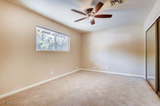 Building Photo - 1505 Strong Dr