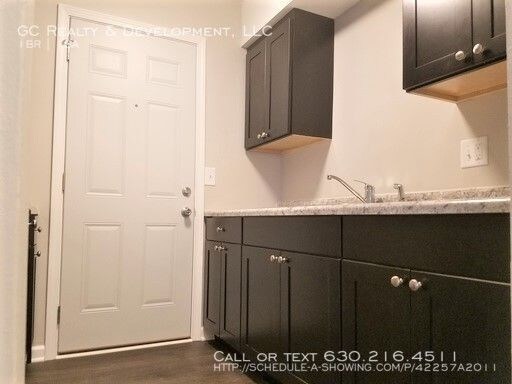 Foto del edificio - 328 Wilson Ave