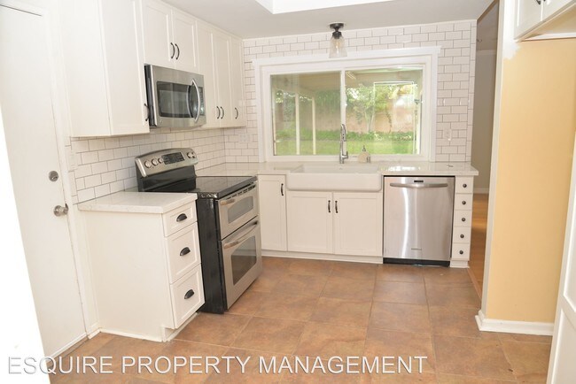 Foto del edificio - 4 br, 2 bath House - 1076 GRACIA STREET