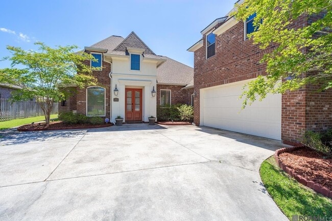 Building Photo - 9430 Magnolia Crossing Dr
