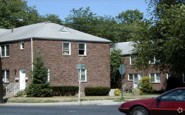 Foto principal - 1471-1475 Teaneck Rd