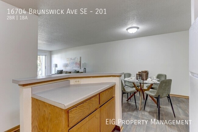 Foto del edificio - 16704 Brunswick Ave SE