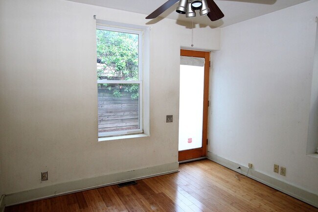 Building Photo - 2911 W Girard Ave