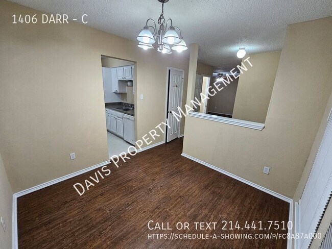 Building Photo - 1406 Darr St