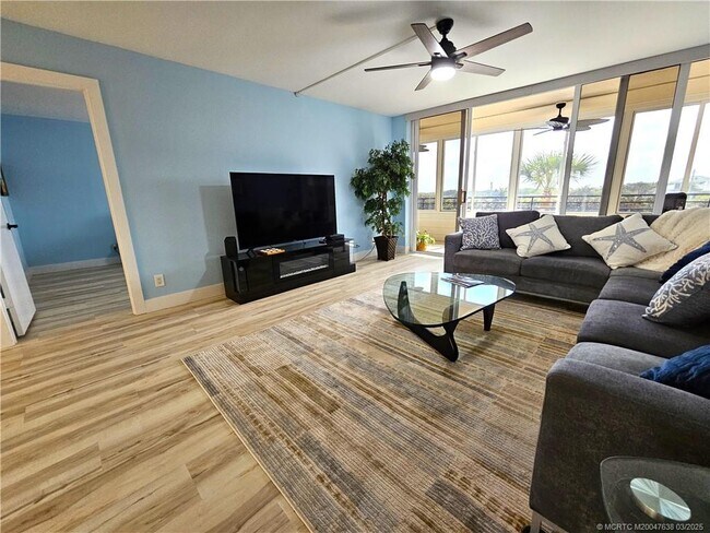 Foto del edificio - 1357 NE Ocean Blvd