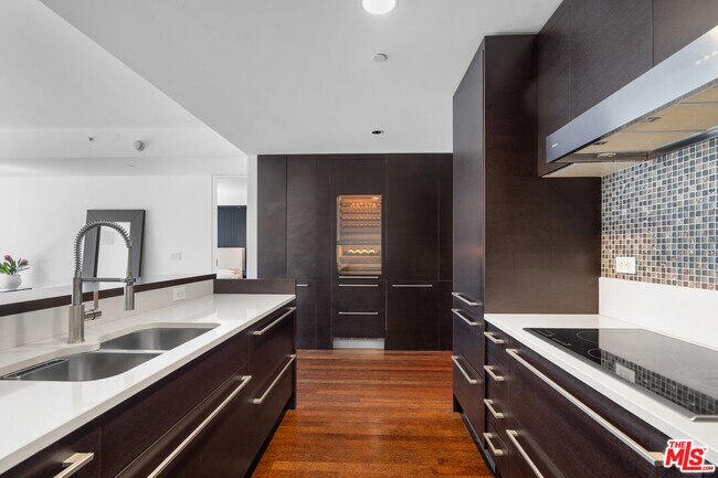 Foto del edificio - 6250 Hollywood Blvd