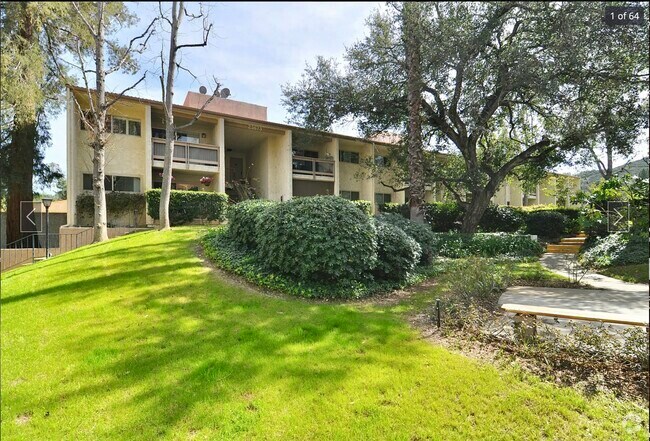 Building Photo - 23671 Park Capri