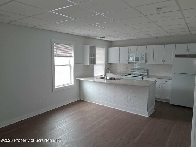 Building Photo - 104 Hill St