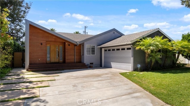 Foto principal - 3321 Moore St