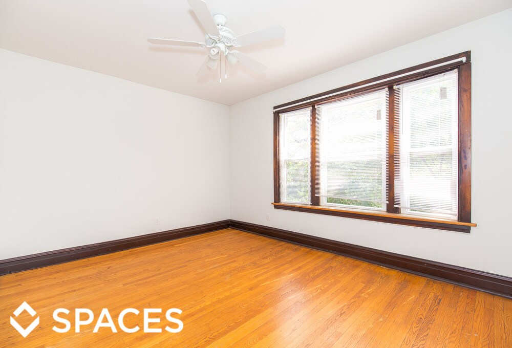 Foto principal - 2054 W Montrose Ave