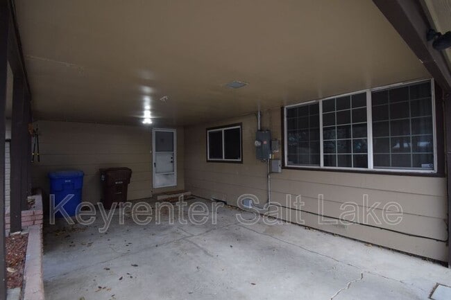 Photo - 616 Beynon Ct House