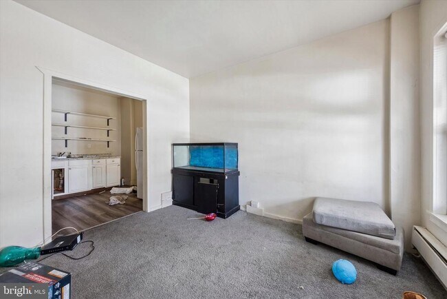 Building Photo - 13 E 21st St