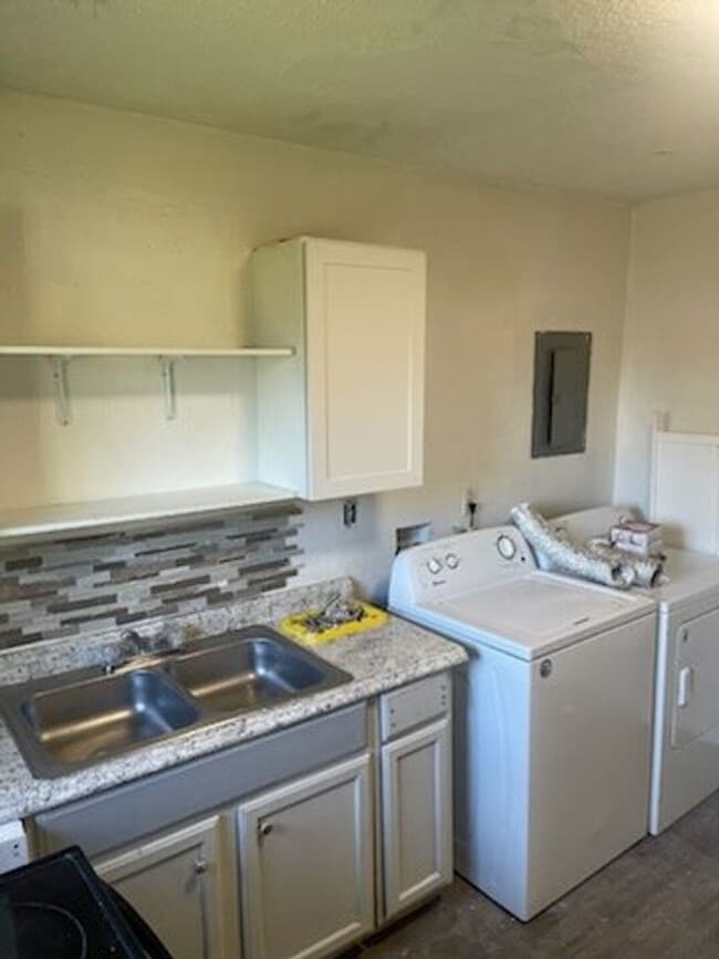 Photo - Move-In Ready 2 Bedroom Duplex – Pet Friendly! House