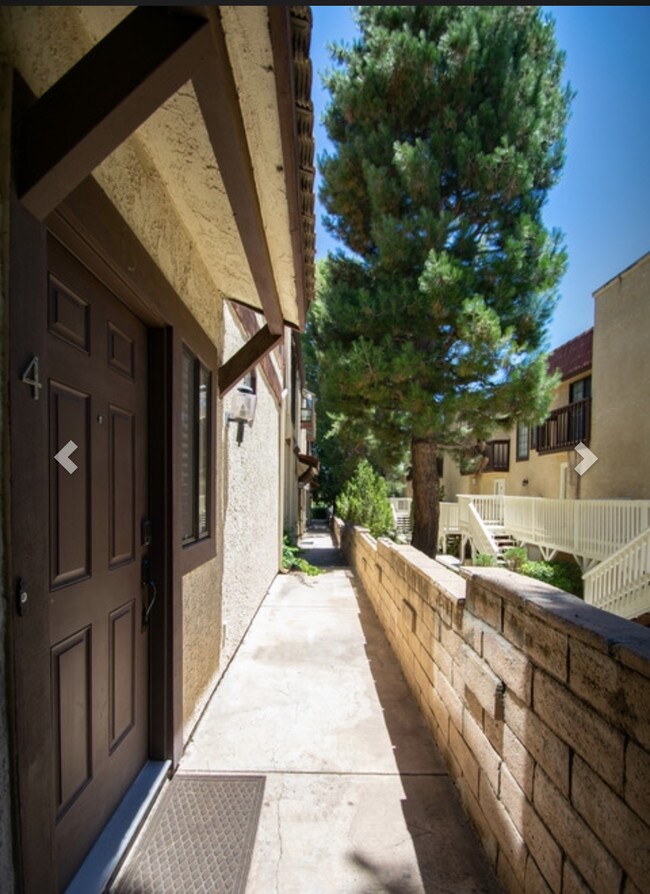 Foto del edificio - 5321 Colodny Dr