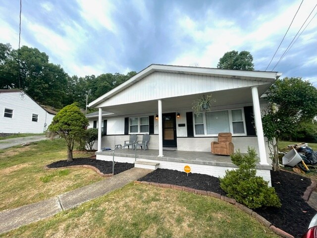 Primary Photo - 1521 Byng Dr