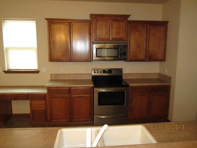 Building Photo - Spacious Home for Rent