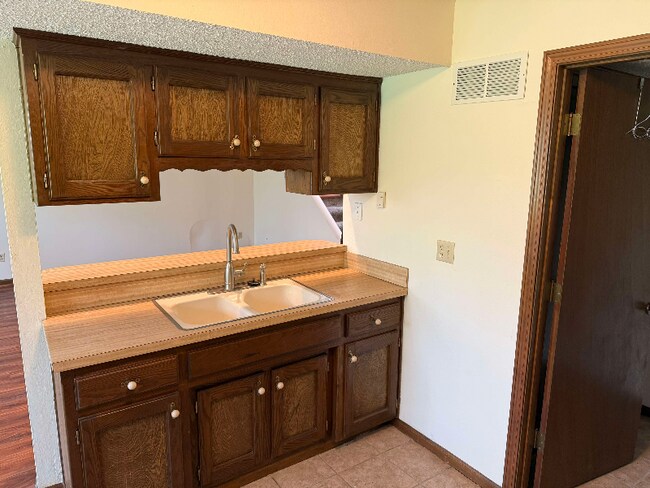 Building Photo - 8323 Woodson Dr