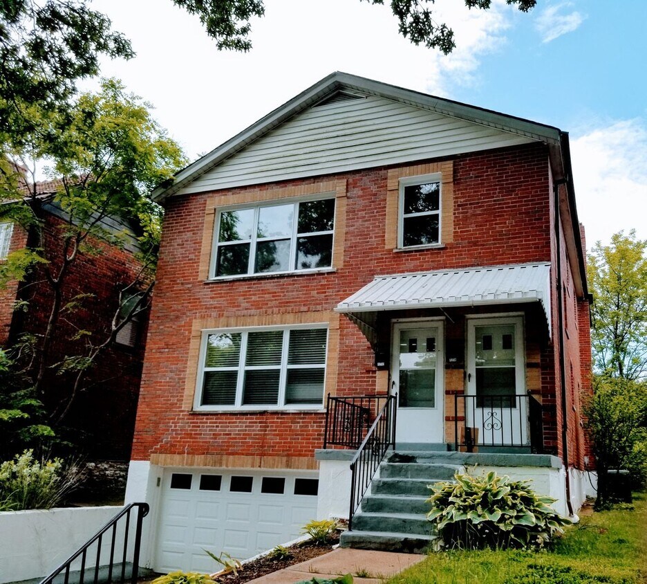 Primary Photo - (867) 7212-14 Dartmouth