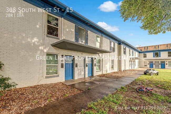 Building Photo - 308 S W St