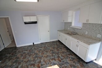 Building Photo - 78 Notre Dame Ave