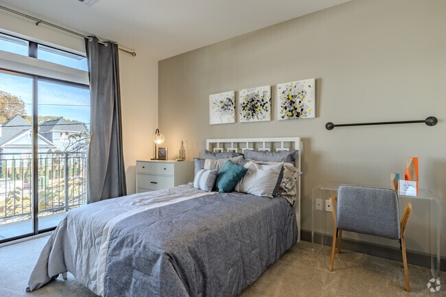 1BR, 1BA - 714SF - 755 North