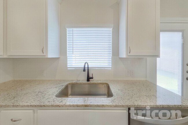 Foto del edificio - 1206 Dye Blvd