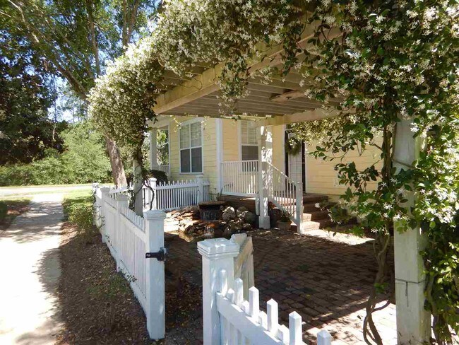 Foto del edificio - 3970 Grove Park Dr