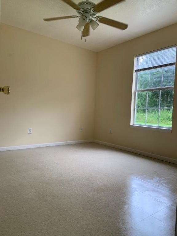 Building Photo - 825 Manuel Rd, Unit B