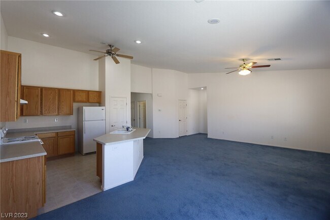 Foto del edificio - 6472 Centennial Rd