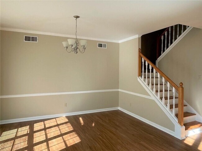 Building Photo - 10730 Pinewalk Forest Cir