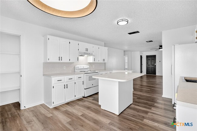 Building Photo - 4408 Janelle Dr