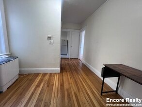 Building Photo - 1185 Boylston St