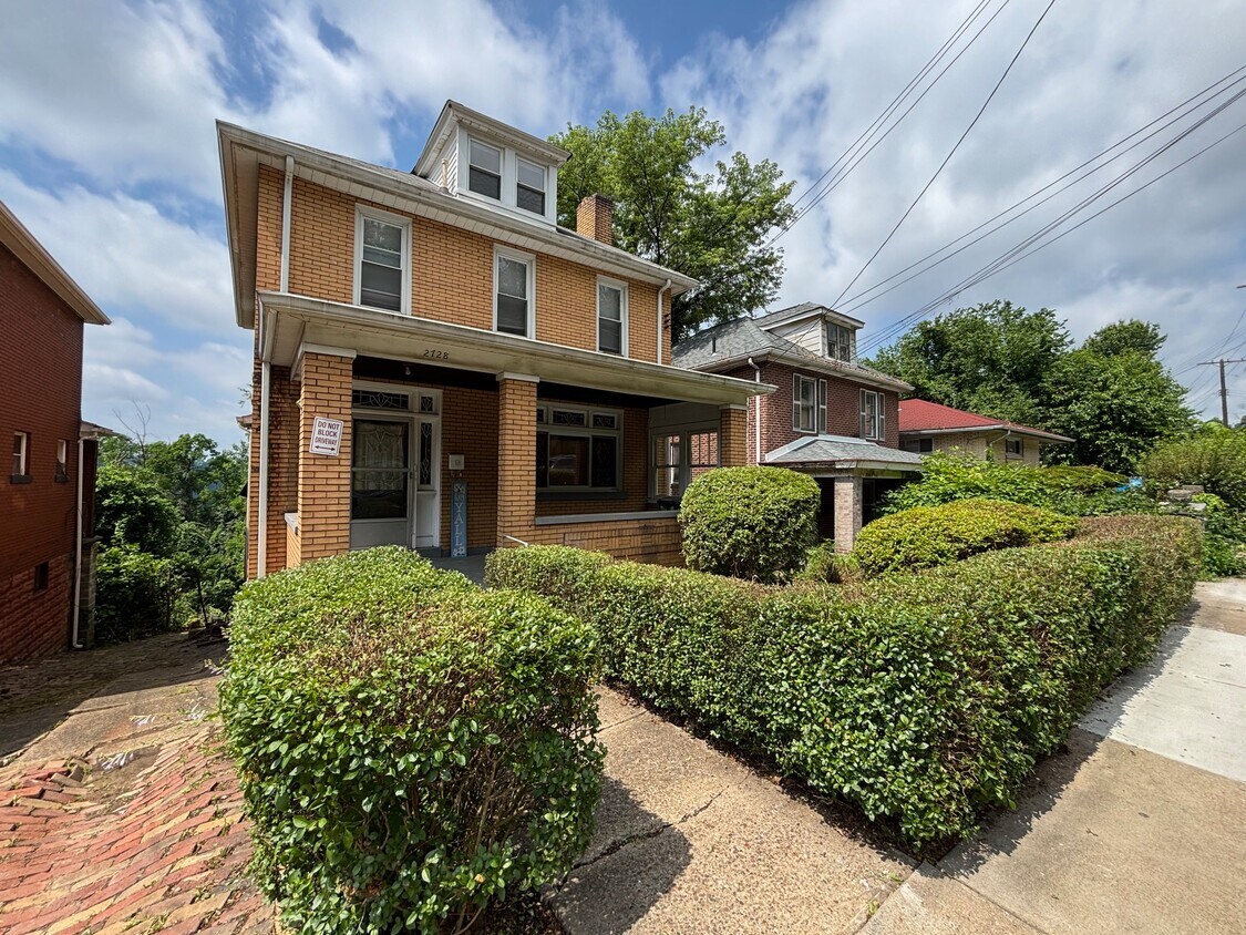 Foto principal - 2728 Woodstock Ave