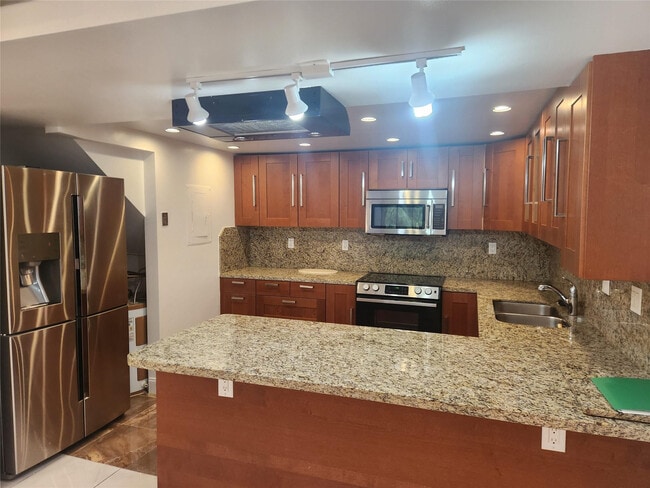 Building Photo - 20347 W Country Club Dr