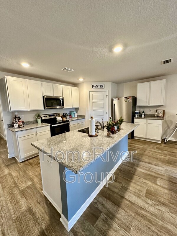 Building Photo - 2316 Kirkwood Dr