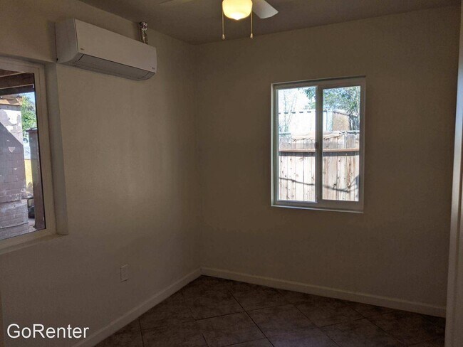 Foto del edificio - 2 br, 1 bath House - 2425 W Turney Ave #H