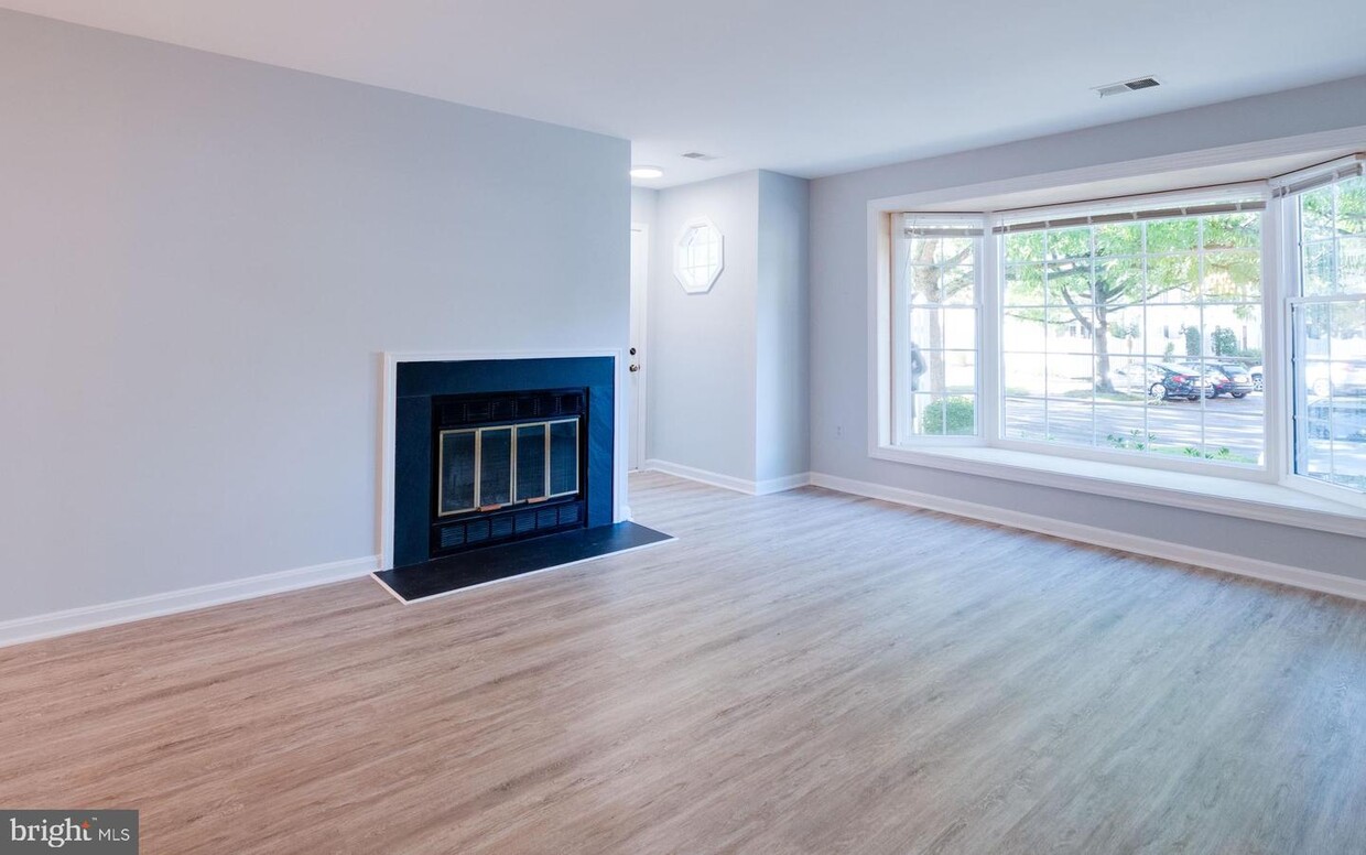 Foto principal - 3053B Trevor House Dr